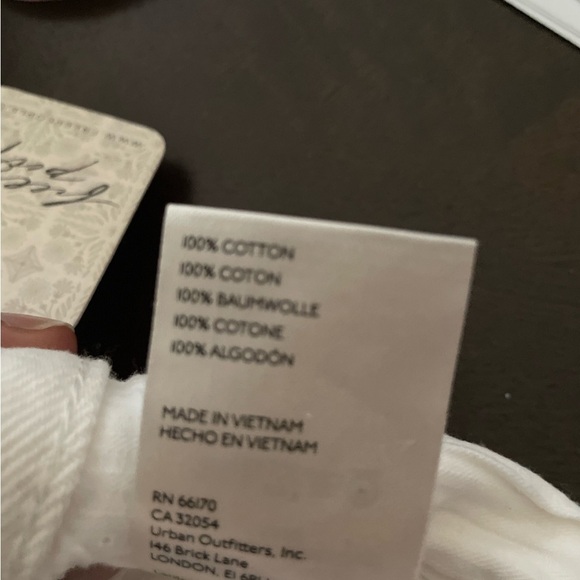 We The Free  Makai Jean Short(3 to 4 inch inseam; 12" front rise; Waist 32”) - Picture 9 of 14